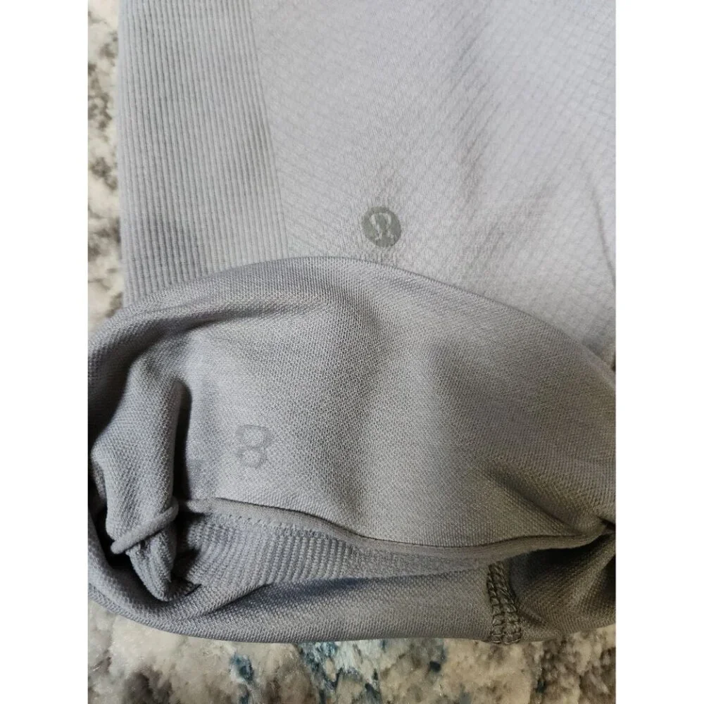 Lululemon Women's Size 8 Grey Cropped‎ Leggings